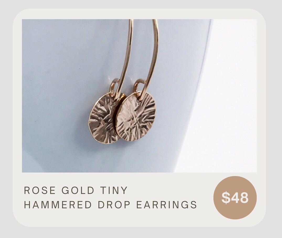 Hammered 14k rose gold filled disc earrings. Timeless classy earrings for all occasions. Lightweight earrings. They measure -3/8 inch diameter 14k rose gold fill discs and dangle about an 1 1/8 inches.